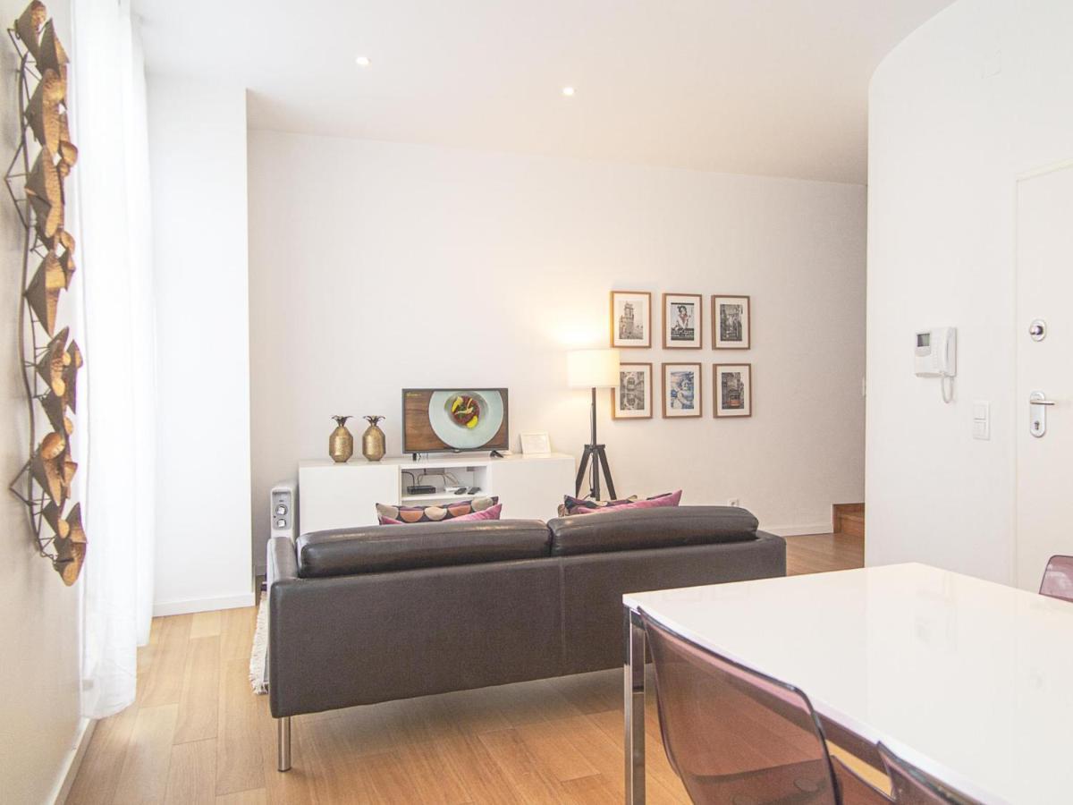 Baixa Chiado 2 Bedroom Duplex Apt With Ac Elevator Lisbona Esterno foto