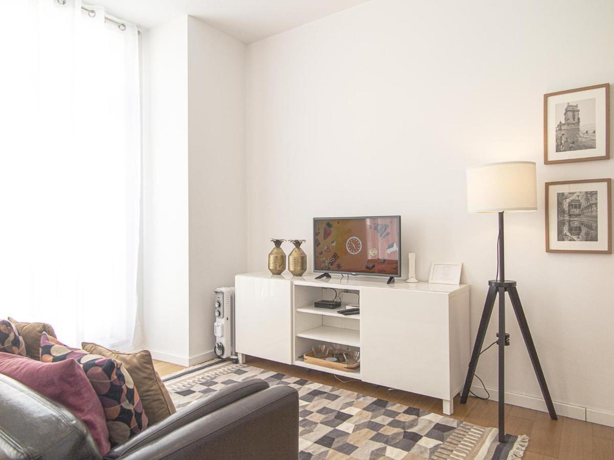 Baixa Chiado 2 Bedroom Duplex Apt With Ac Elevator Lisbona Esterno foto
